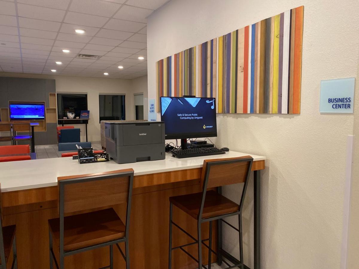 Holiday Express By Ihg Hotel 3*