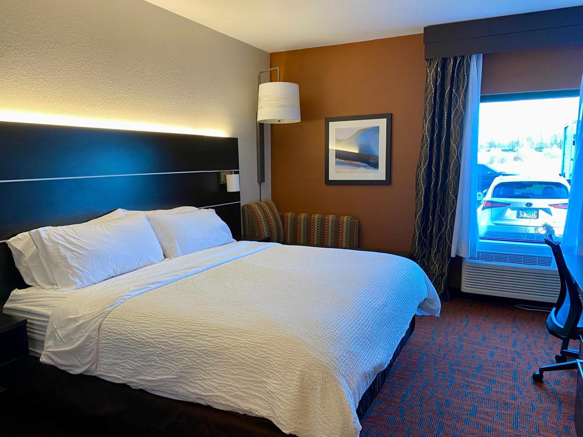 Holiday Express By Ihg Metropolis